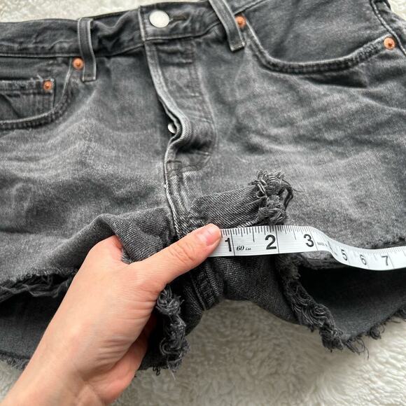 Levi’s Women’s Black‎ 501 Shorts In Sz 29 - Picture 5 of 9